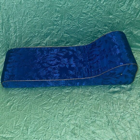 Sleeping Beauty Porcelain Doll 20” - Picture 5 of 9